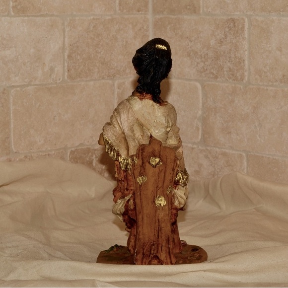 Early-Mid Century Ceramic Figurine SIGNED. - Picture 3 of 5